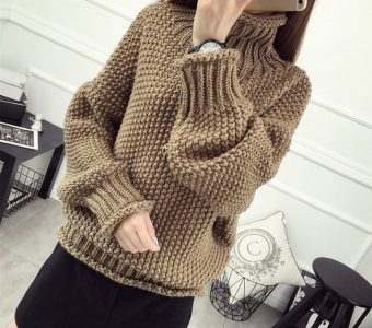 Кому срочно нужен свитер крупной вязки — вот замечательная модель (Вязание спицами)
