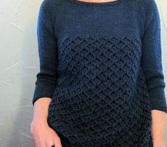 Удобный, свободный свитер сейчас как раз в моде (Вязание спицами)