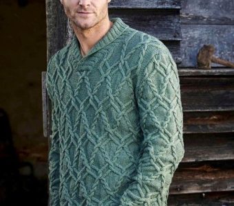 Мужской пуловер с фантазийным узором из жгутов (Вязание спицами)